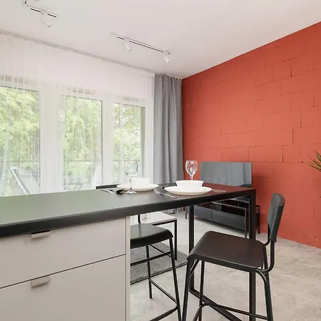 Stylish For 2 Guests With A Spacious Balcony In By Renters Апартаменты